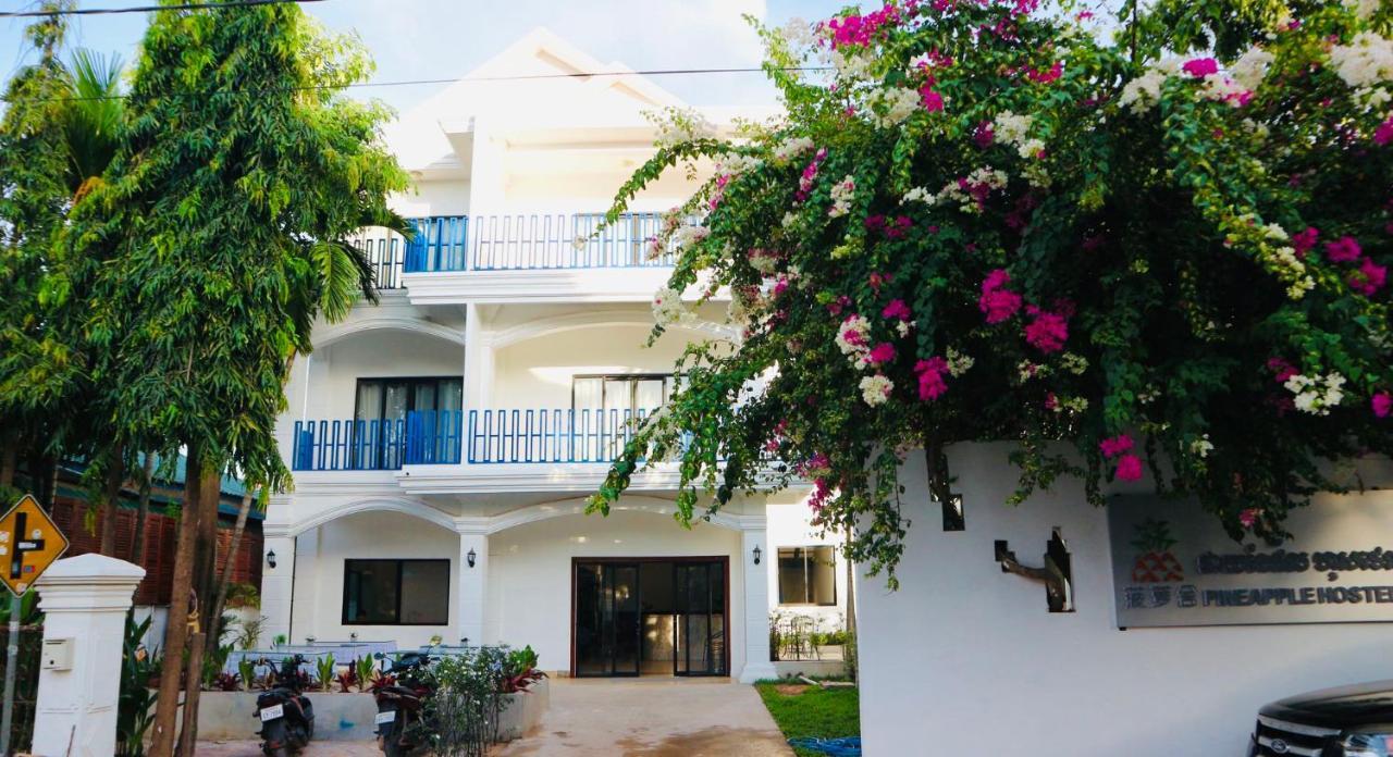 Pineapple Hostel Siem Reap Exterior foto