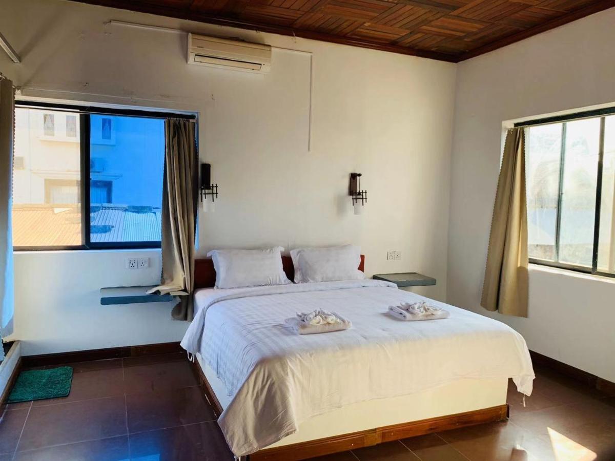 Pineapple Hostel Siem Reap Exterior foto